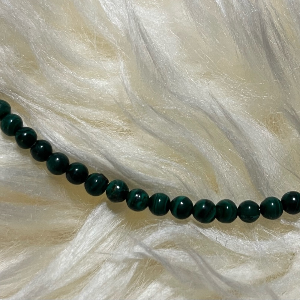 Elegant Malachite Beaded Necklace